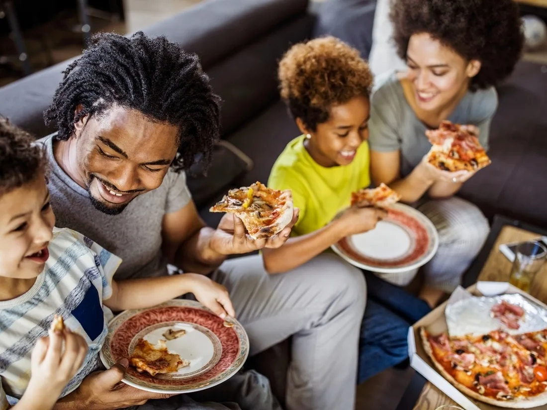 Morar com outras pessoas dificulta a dieta?